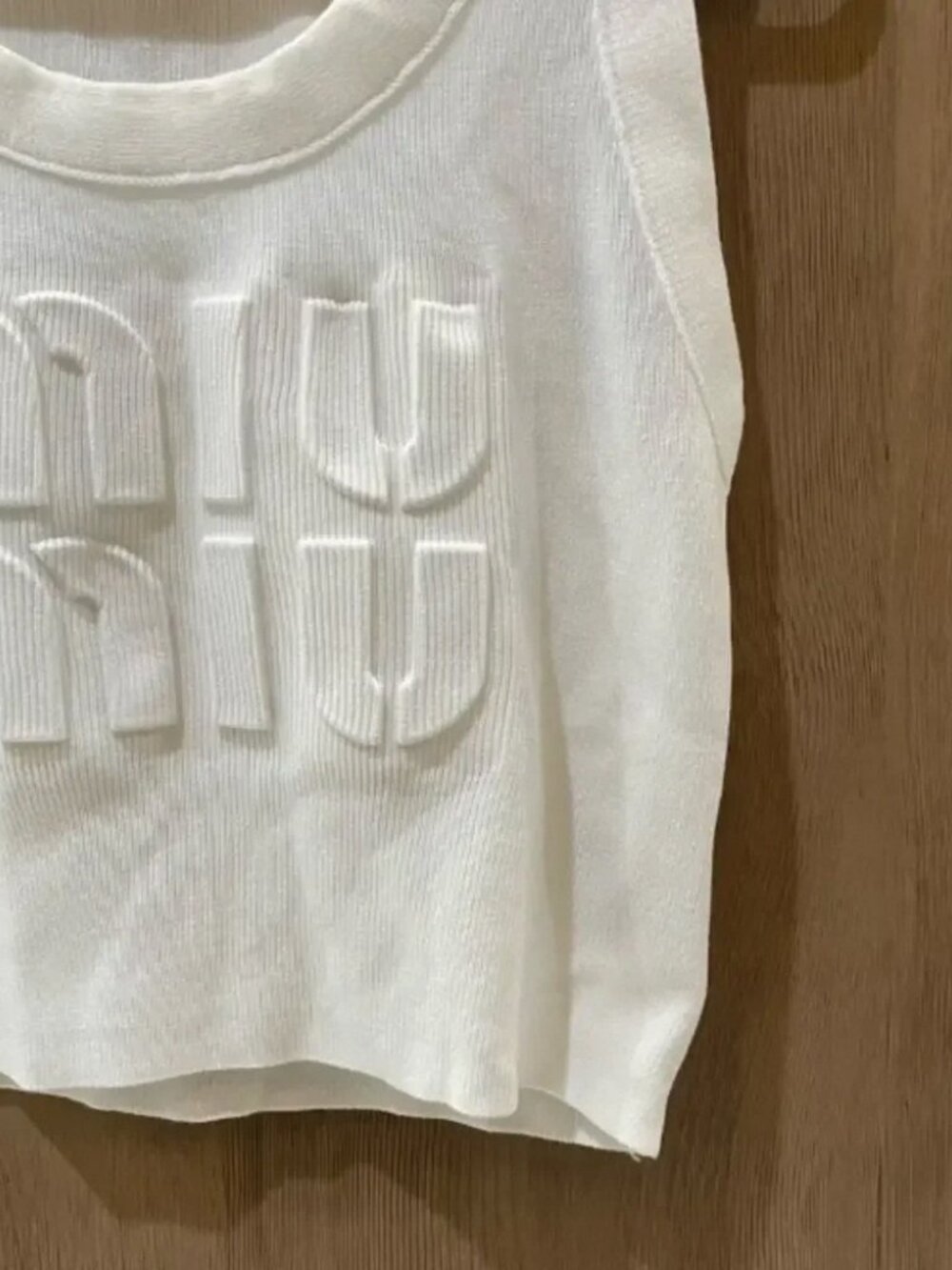 🌈Miu Miu🌈White Embossed Logo Tank Top - Picture 4 of 6